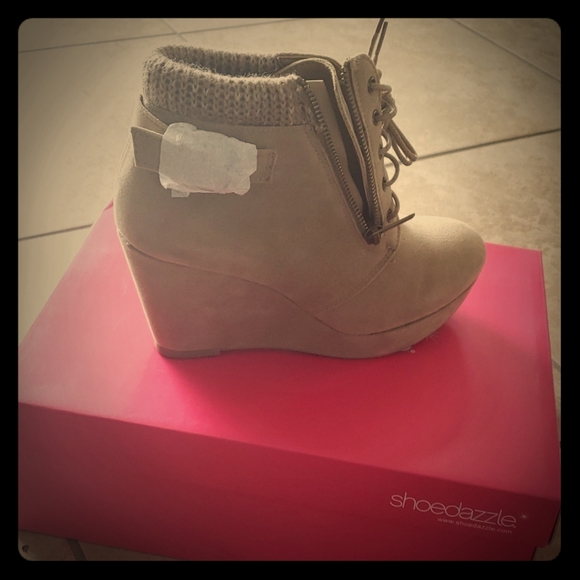 Ankle boot - Picture 1 of 2